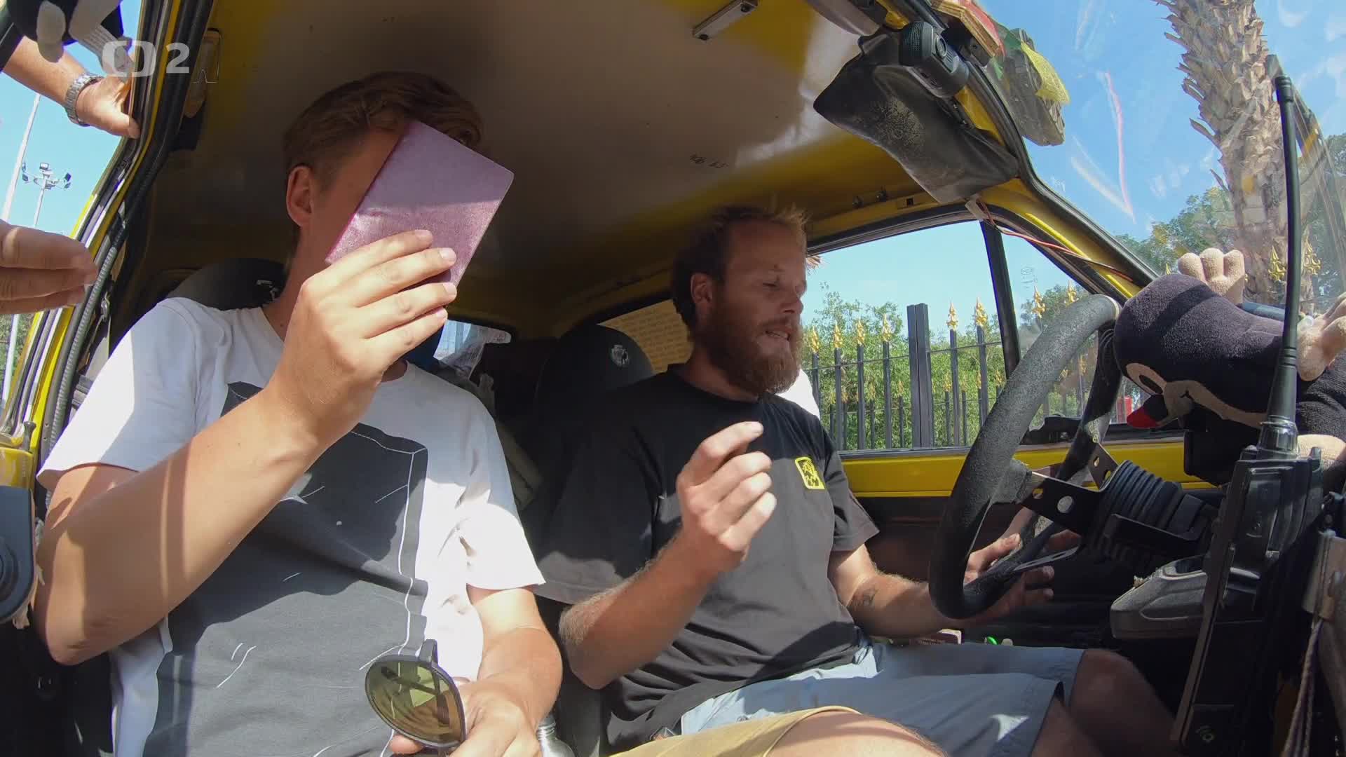 Trabantem z Indie až domů  11  Byrokrati válečníci a kuchaři