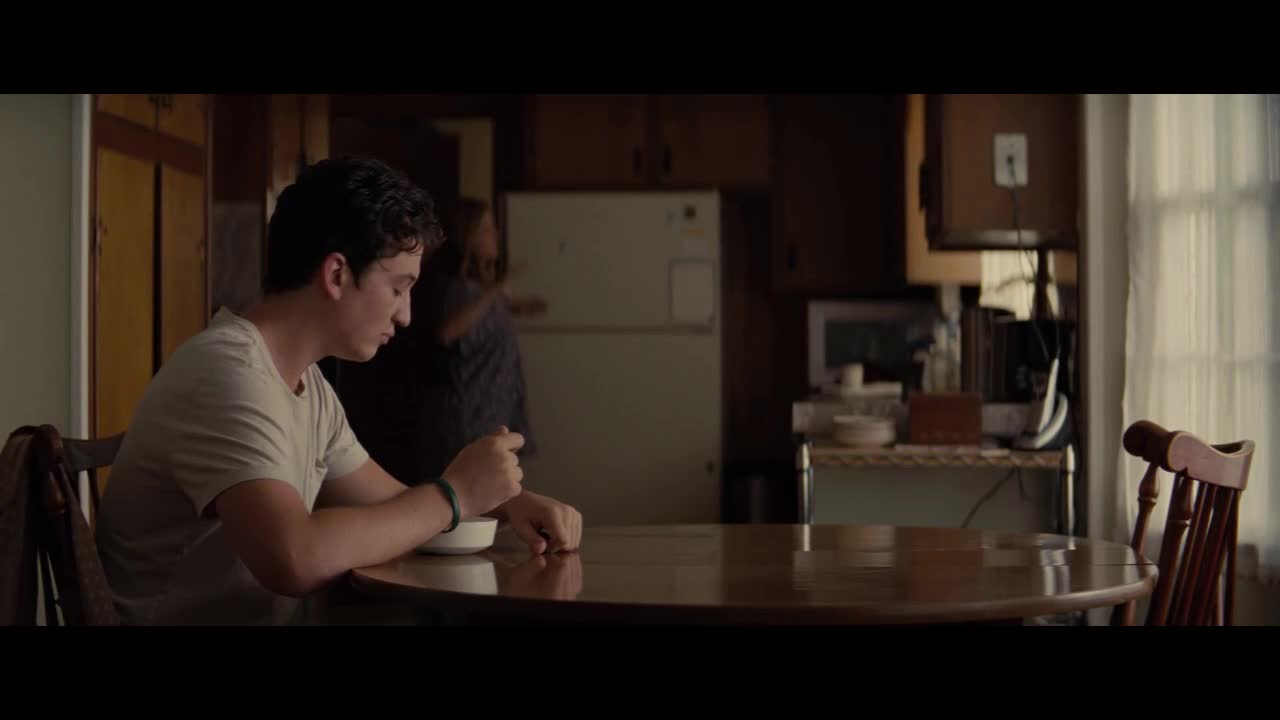 Kouzlo pritomneho okamziku  Miles Teller  Shailene Woodley 2013  Drama Romanticky Komedie 1080p   Cz dabing