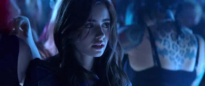 Mortal Instruments Mesto z kosti  2013 DVDRip CZ dabing