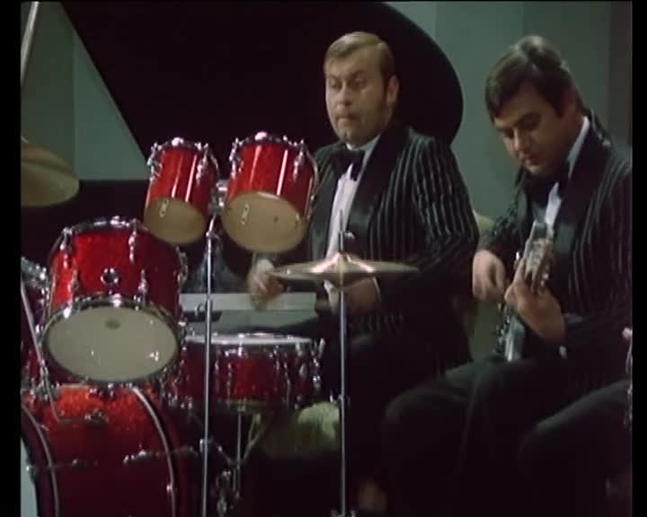 Tricet pripadu majora Zemana 18   BILE LINKY  rok 1961    AVI  H264 AC3