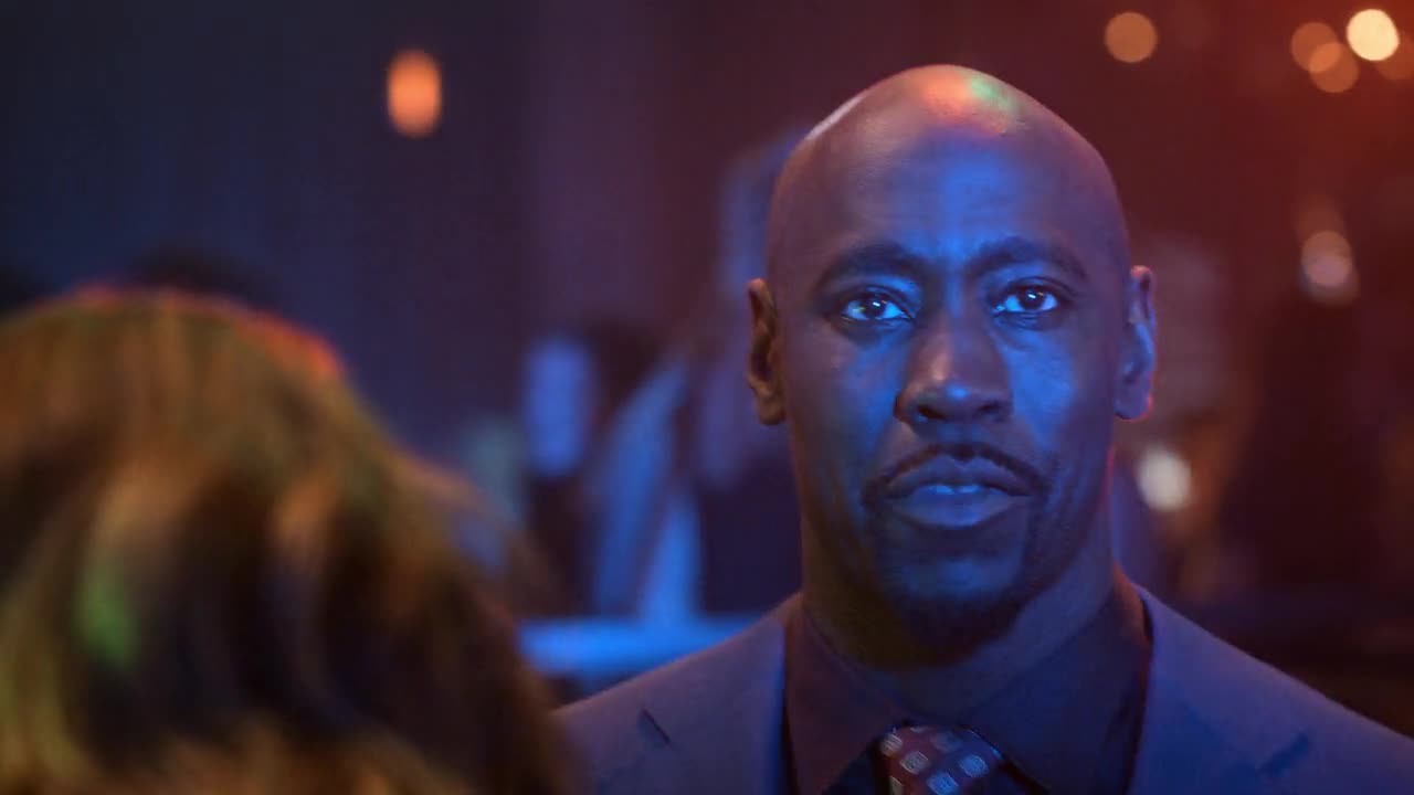 Lucifer S05E01 CZ titulky HD