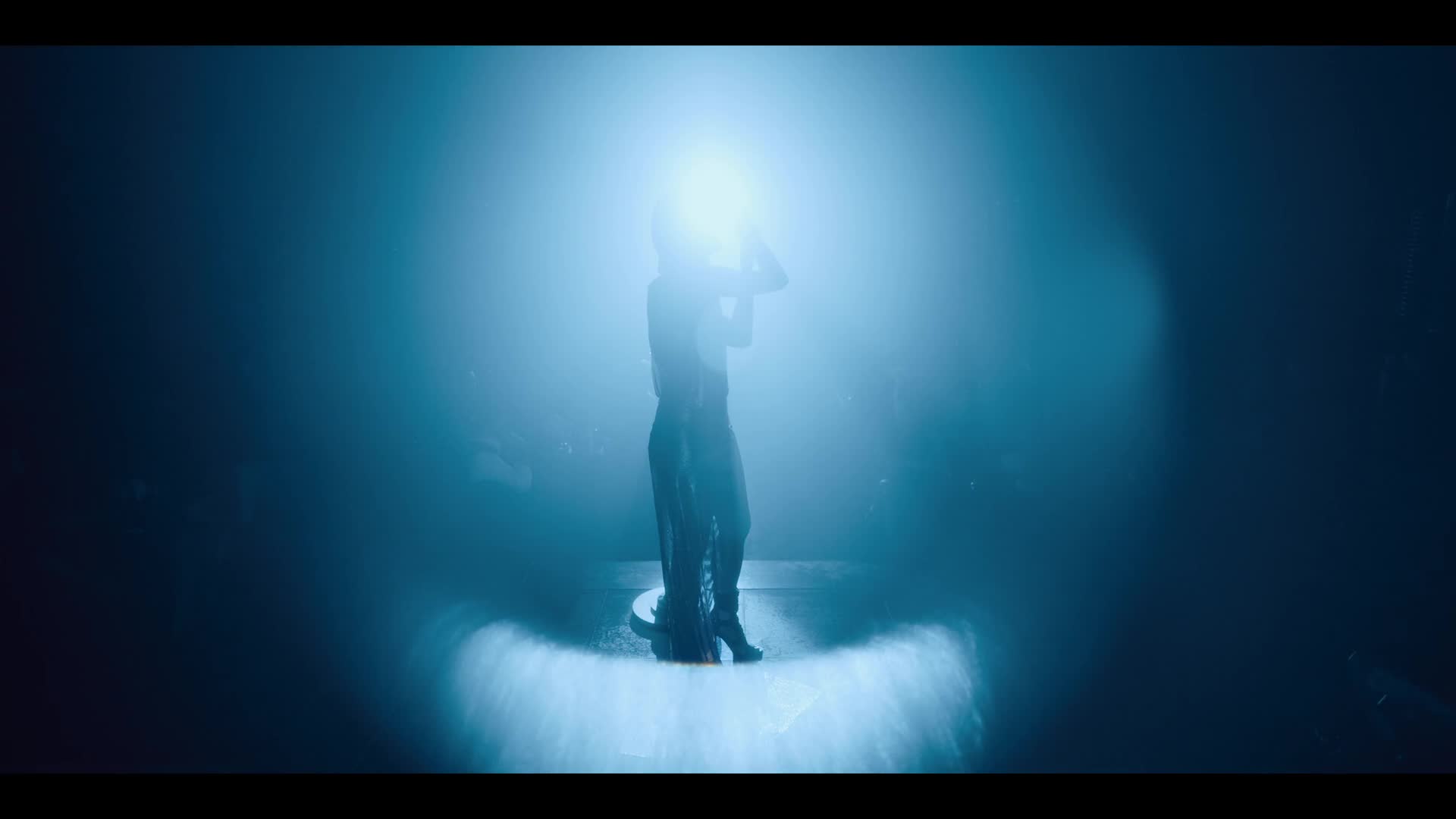 Pujcovna masa - Altered Carbon S02E01 CZ dabing HD 1080p