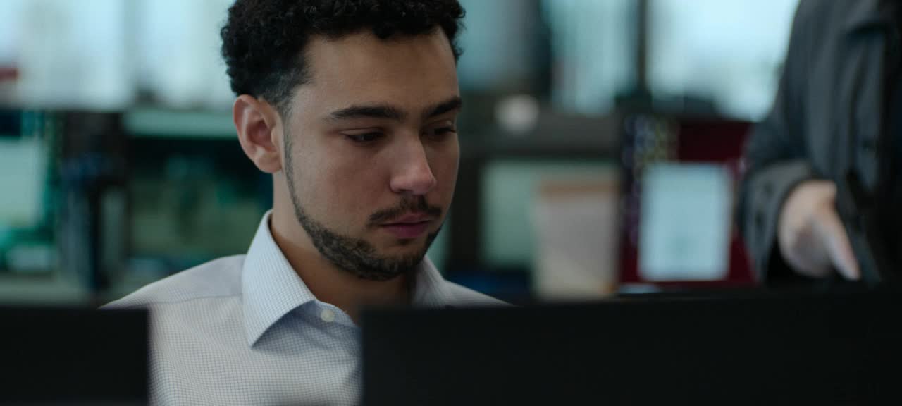 Přepadení - Steal S01E01 2026 CZ titulky HD