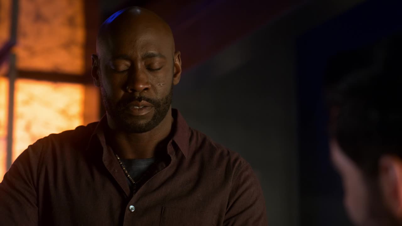 Lucifer S04E08 CZ titulky HD